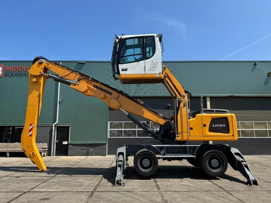 Liebherr LH 24 M - Pelle de manutention: photos 1 Liebherr LH 24 M - Pelle de manutention: photos 1