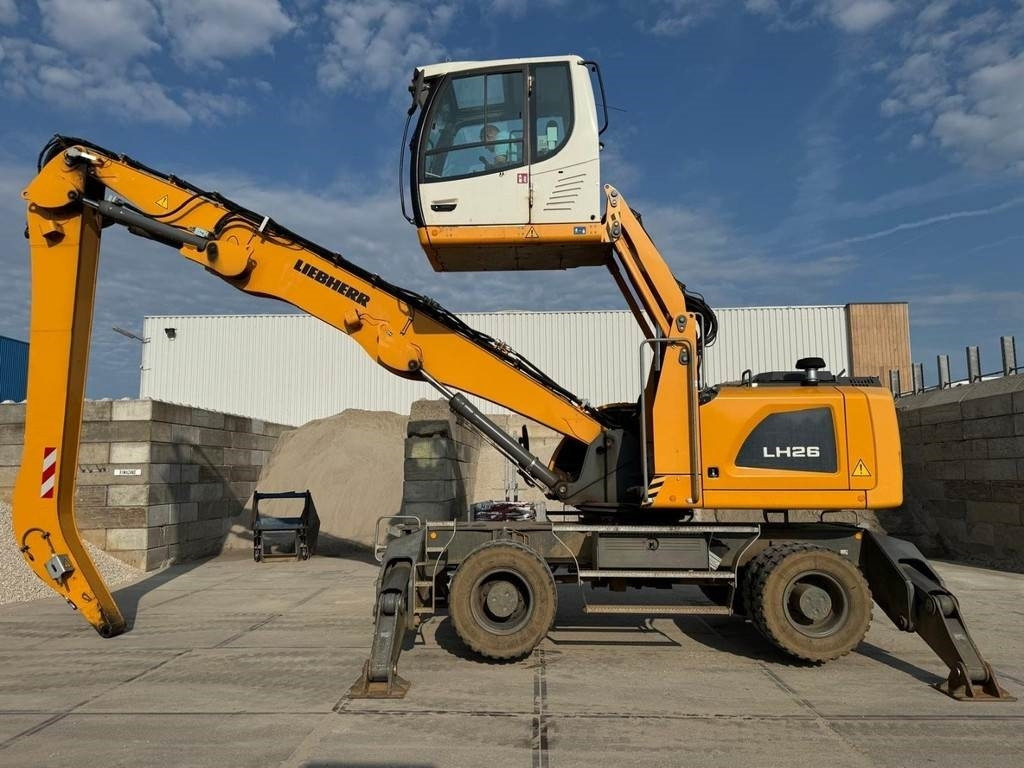 Liebherr LH 26 M - Pelle de manutention: photos 1 Liebherr LH 26 M - Pelle de manutention: photos 1