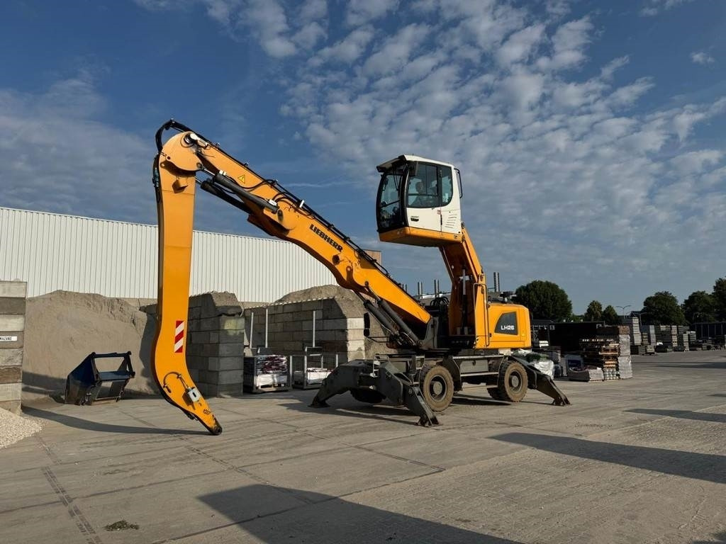 Liebherr LH 26 M - Pelle de manutention: photos 3 Liebherr LH 26 M - Pelle de manutention: photos 3