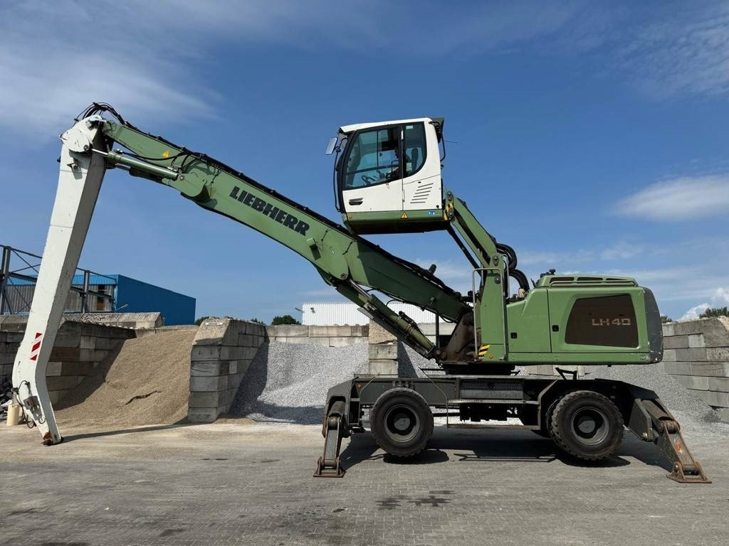 Liebherr LH 40 M - Pelle de manutention: photos 1 Liebherr LH 40 M - Pelle de manutention: photos 1