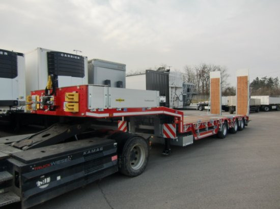HUMBAUR HTSK 30 schräg, 3-Achs Tieflader, Radmulden, Liftachse, Nachlaufachse, Verzinkt - Semi-remorque surbaissé: photos 1 HUMBAUR HTSK 30 schräg, 3-Achs Tieflader, Radmulden, Liftachse, Nachlaufachse, Verzinkt - Semi-remorque surbaissé: photos 1