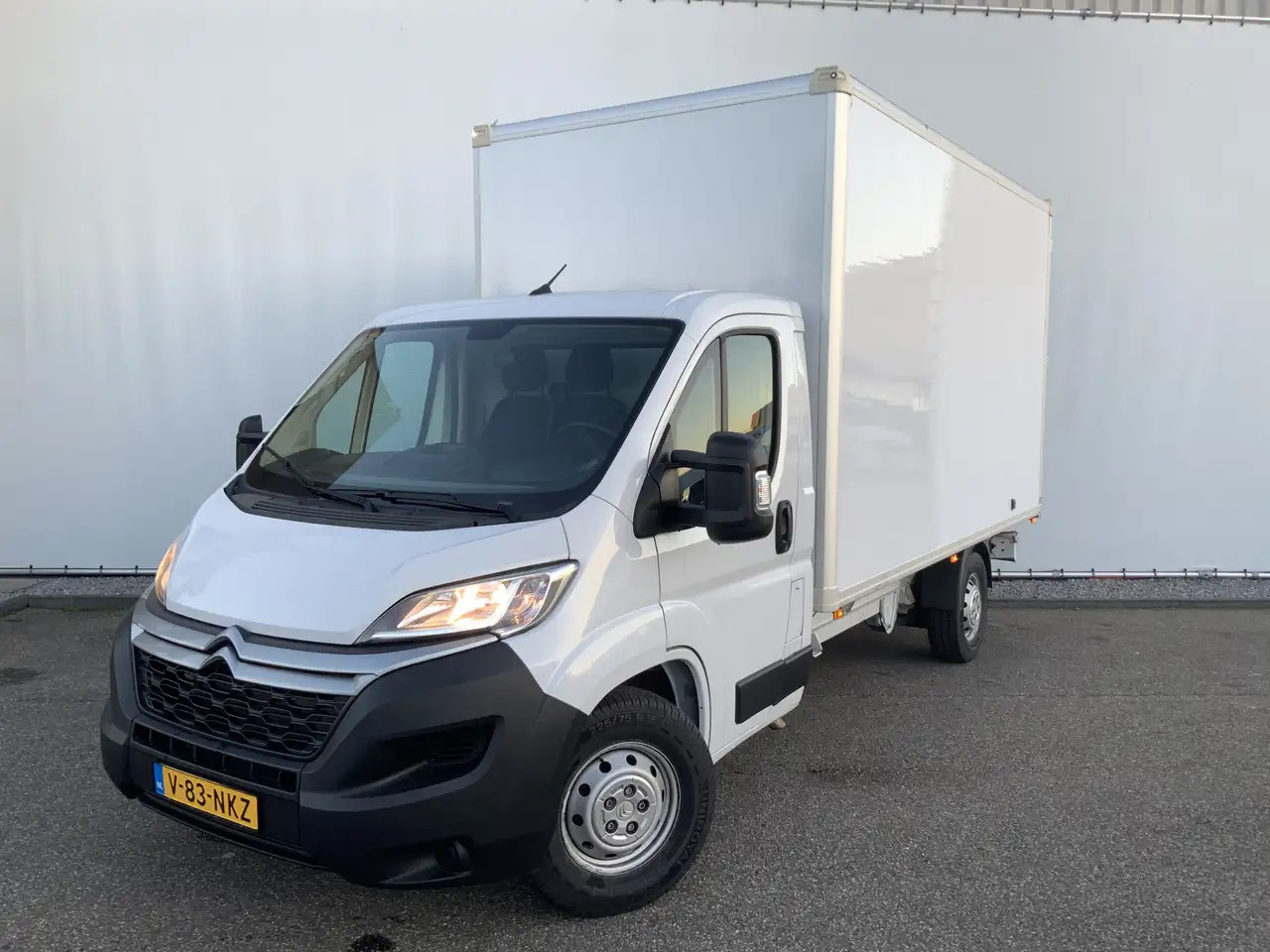Citroen Jumper 2.2 BlueHDi 165 L3 3.5t Meubel bak & Deuren Airco - Fourgon: photos 1 Citroen Jumper 2.2 BlueHDi 165 L3 3.5t Meubel bak & Deuren Airco - Fourgon: photos 1