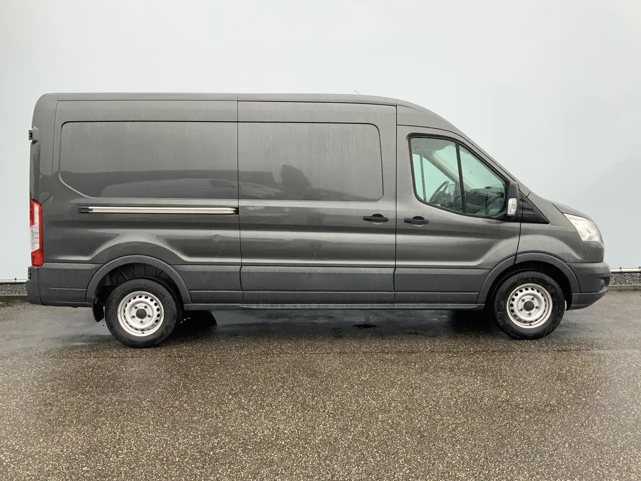 Ford Transit 330 2.2 TDCI L3H3 Ambiente Airco 3 Zits Euro 5 - Fourgon utilitaire: photos 3 Ford Transit 330 2.2 TDCI L3H3 Ambiente Airco 3 Zits Euro 5 - Fourgon utilitaire: photos 3