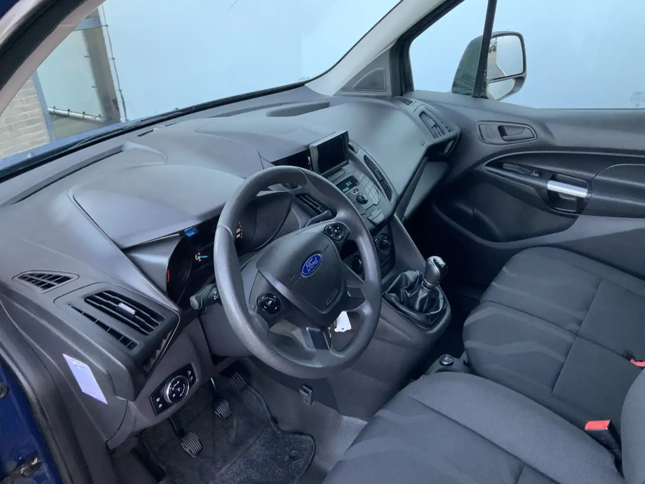 Ford Transit Connect 1.5 TDCI L1 Trend Airco Cruise Trekhaak 1200 kg Eu - Fourgonnette: photos 5 Ford Transit Connect 1.5 TDCI L1 Trend Airco Cruise Trekhaak 1200 kg Eu - Fourgonnette: photos 5