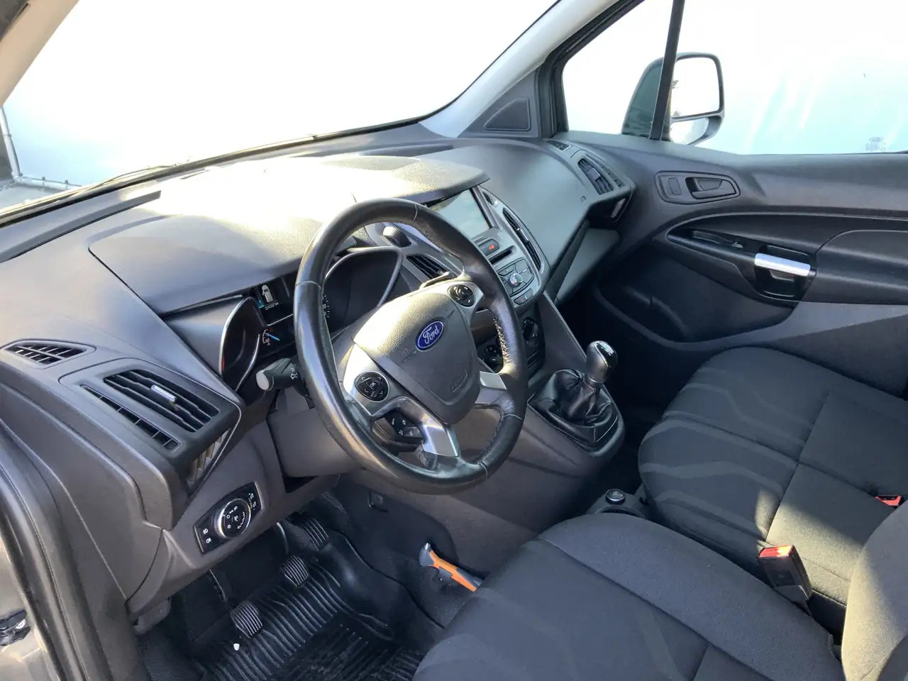 Ford Transit Connect 1.5 TDCI L2 Trend Airco Cruise 3 Zits DakDragers C - Fourgon utilitaire: photos 5 Ford Transit Connect 1.5 TDCI L2 Trend Airco Cruise 3 Zits DakDragers C - Fourgon utilitaire: photos 5
