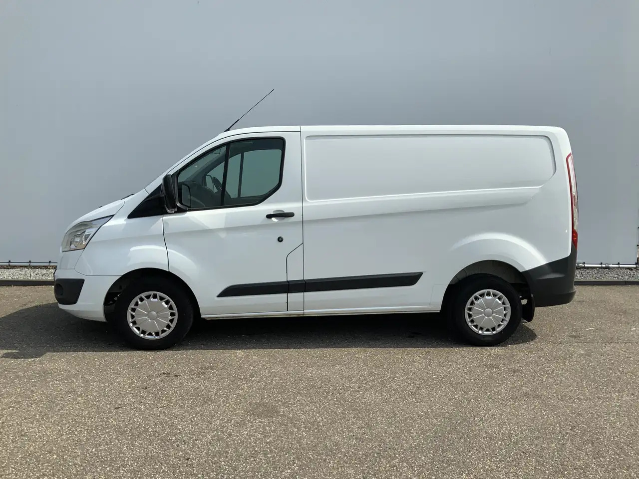 Ford Transit Custom 290 2.2 TDCI L1H2 Trend Airco Cruise 3 Zits Trekha - Fourgonnette: photos 3 Ford Transit Custom 290 2.2 TDCI L1H2 Trend Airco Cruise 3 Zits Trekha - Fourgonnette: photos 3
