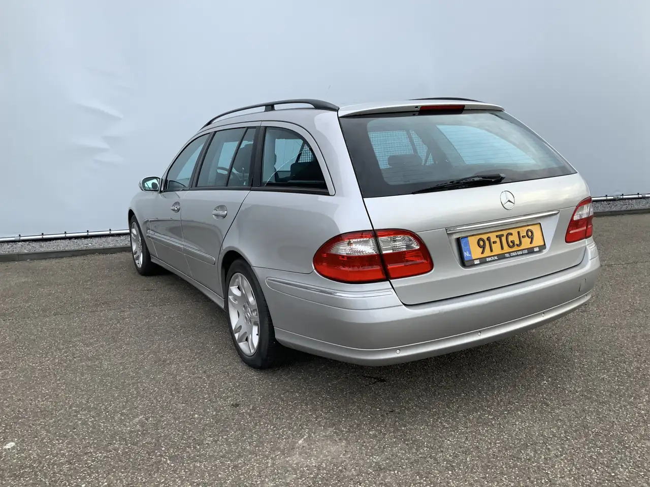 Mercedes-Benz E 500 Combi V8 Elegance 4-Matic airmatic,full option - Voiture: photos 2 Mercedes-Benz E 500 Combi V8 Elegance 4-Matic airmatic,full option - Voiture: photos 2