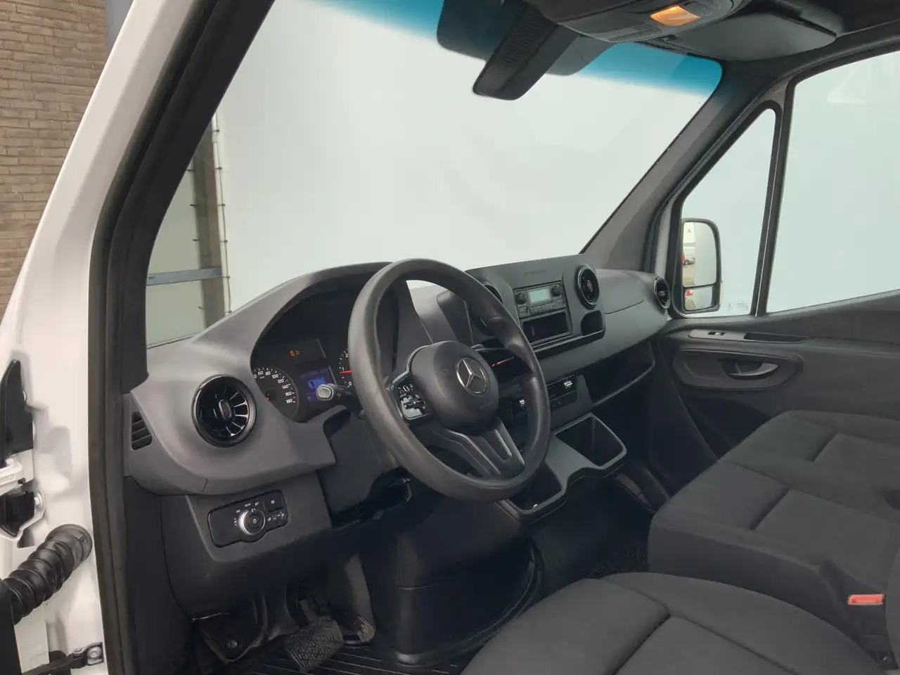 Mercedes-Benz Sprinter 311 2.2 CDI L2H2 Automaat Airco 3 Zits Imperiaal T - Fourgon utilitaire: photos 5 Mercedes-Benz Sprinter 311 2.2 CDI L2H2 Automaat Airco 3 Zits Imperiaal T - Fourgon utilitaire: photos 5