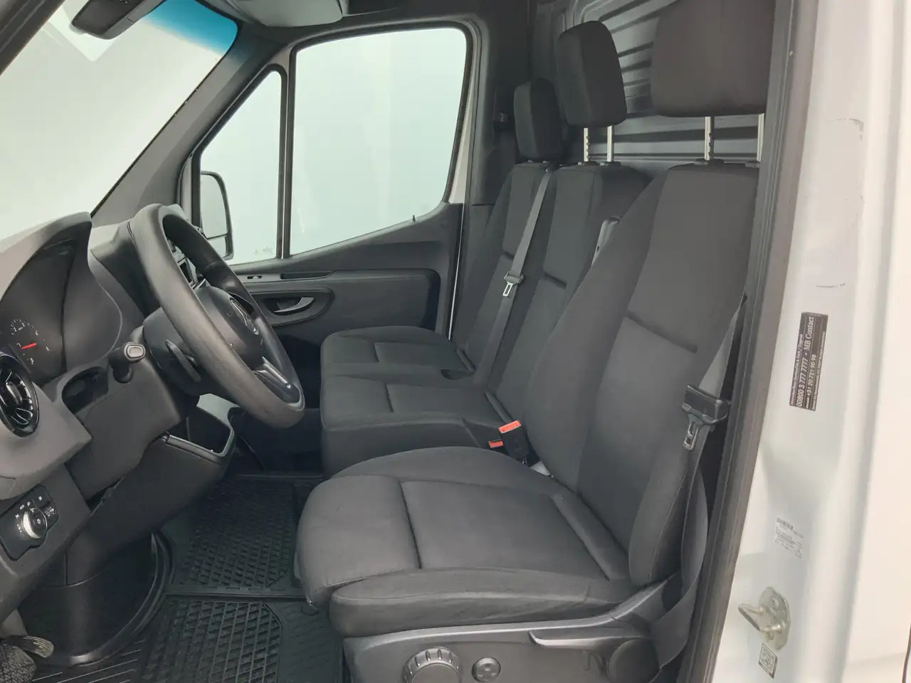 Mercedes-Benz Sprinter 311 2.2 CDI L2H2 Automaat Airco 3 Zits Imperiaal T - Fourgon utilitaire: photos 4 Mercedes-Benz Sprinter 311 2.2 CDI L2H2 Automaat Airco 3 Zits Imperiaal T - Fourgon utilitaire: photos 4