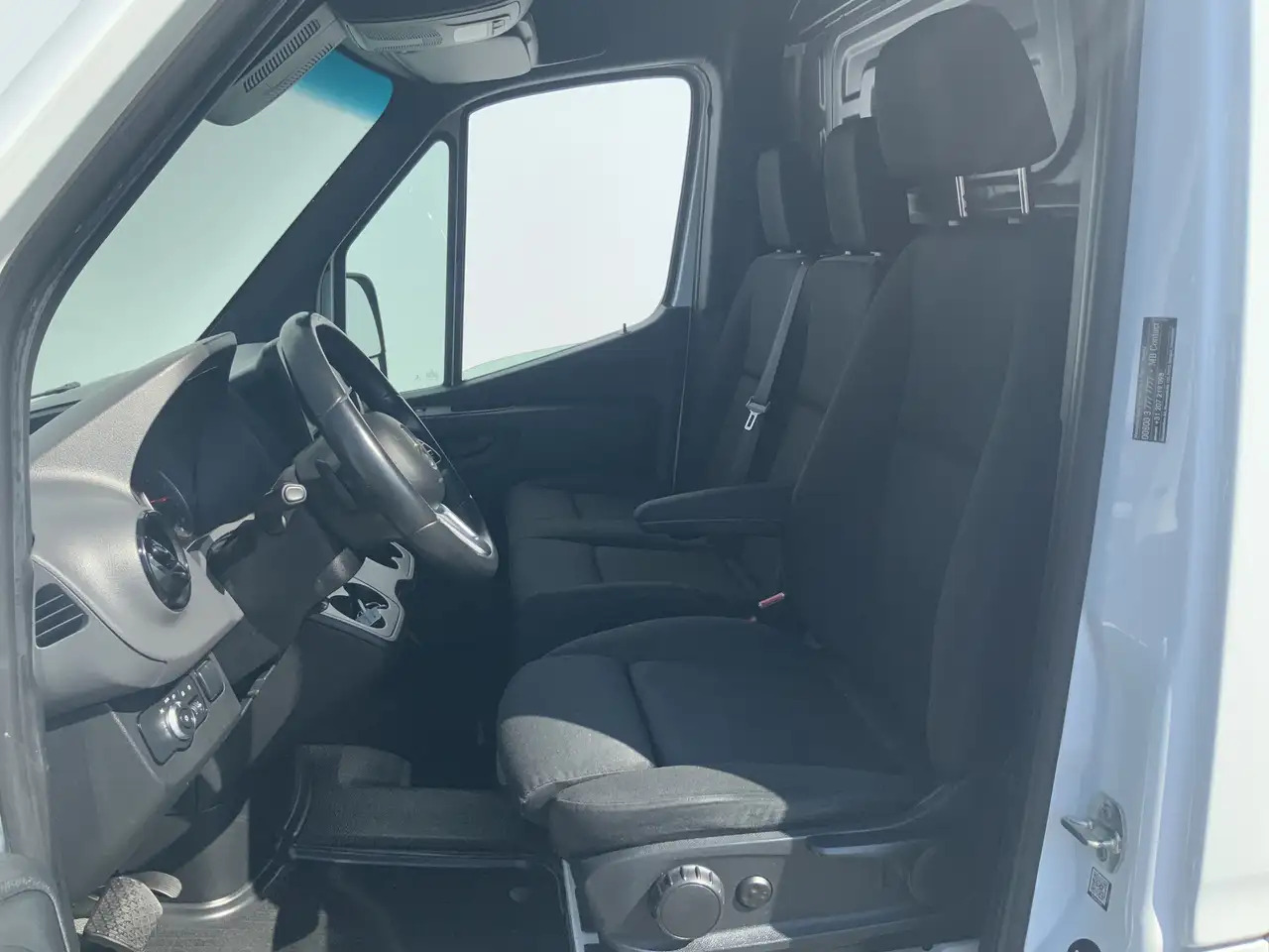 Mercedes-Benz Sprinter 316 2.2 CDI L2H2 DC Automaat Cruise Airco 3 Zits W - Fourgon utilitaire: photos 4 Mercedes-Benz Sprinter 316 2.2 CDI L2H2 DC Automaat Cruise Airco 3 Zits W - Fourgon utilitaire: photos 4
