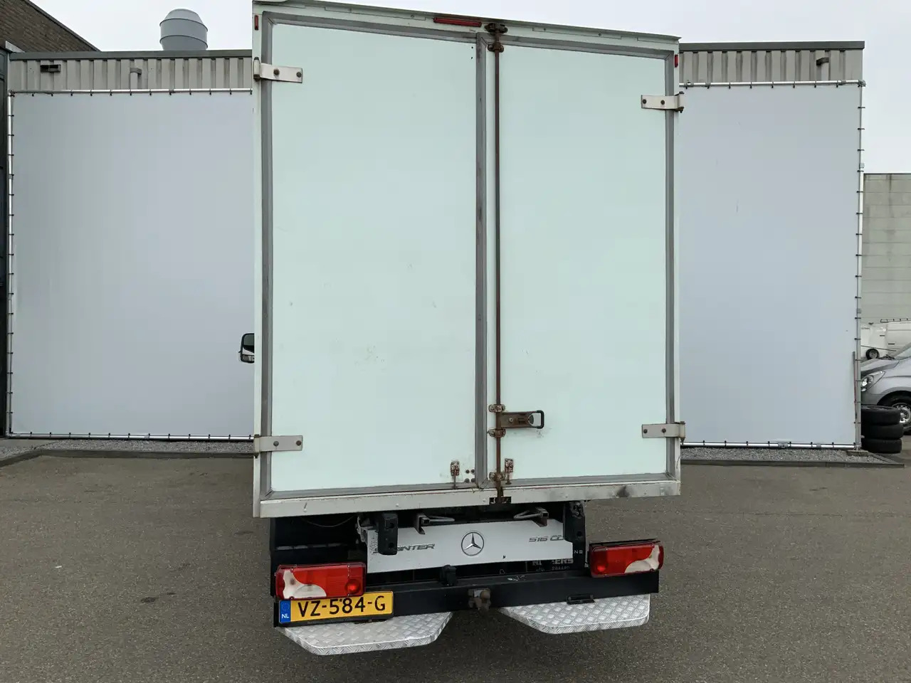 Mercedes-Benz Sprinter 516 2.2 CDI 432 Meubelbak&Deuren &Trap Airco 3 Zit - Fourgon: photos 2 Mercedes-Benz Sprinter 516 2.2 CDI 432 Meubelbak&Deuren &Trap Airco 3 Zit - Fourgon: photos 2