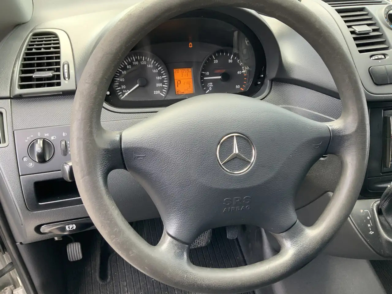 Mercedes-Benz Vito 122 CDI Automaat Koel Auto werkt 100 % 0.gr Airco - Véhicule utilitaire frigorifique: photos 4 Mercedes-Benz Vito 122 CDI Automaat Koel Auto werkt 100 % 0.gr Airco - Véhicule utilitaire frigorifique: photos 4