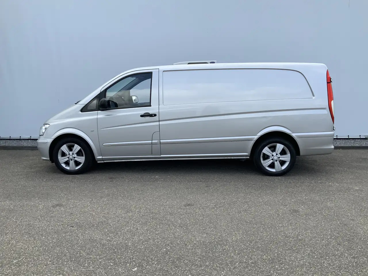 Mercedes-Benz Vito 122 CDI Automaat Koel Auto werkt 100 % 0.gr Airco - Véhicule utilitaire frigorifique: photos 3 Mercedes-Benz Vito 122 CDI Automaat Koel Auto werkt 100 % 0.gr Airco - Véhicule utilitaire frigorifique: photos 3