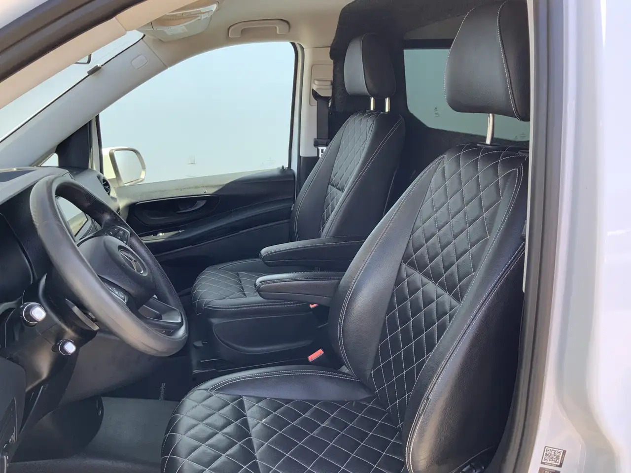 Mercedes-Benz Vito Tourer XL 114 CDI Autom. Airco Cruise Camera Alu V - Fourgonnette: photos 5 Mercedes-Benz Vito Tourer XL 114 CDI Autom. Airco Cruise Camera Alu V - Fourgonnette: photos 5