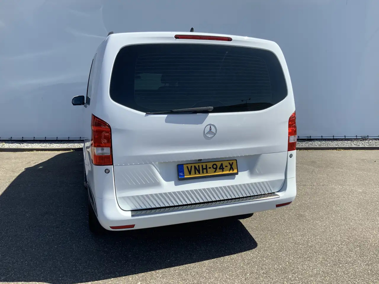 Mercedes-Benz Vito Tourer XL 114 CDI Autom. Airco Cruise Camera Alu V - Fourgonnette: photos 2 Mercedes-Benz Vito Tourer XL 114 CDI Autom. Airco Cruise Camera Alu V - Fourgonnette: photos 2