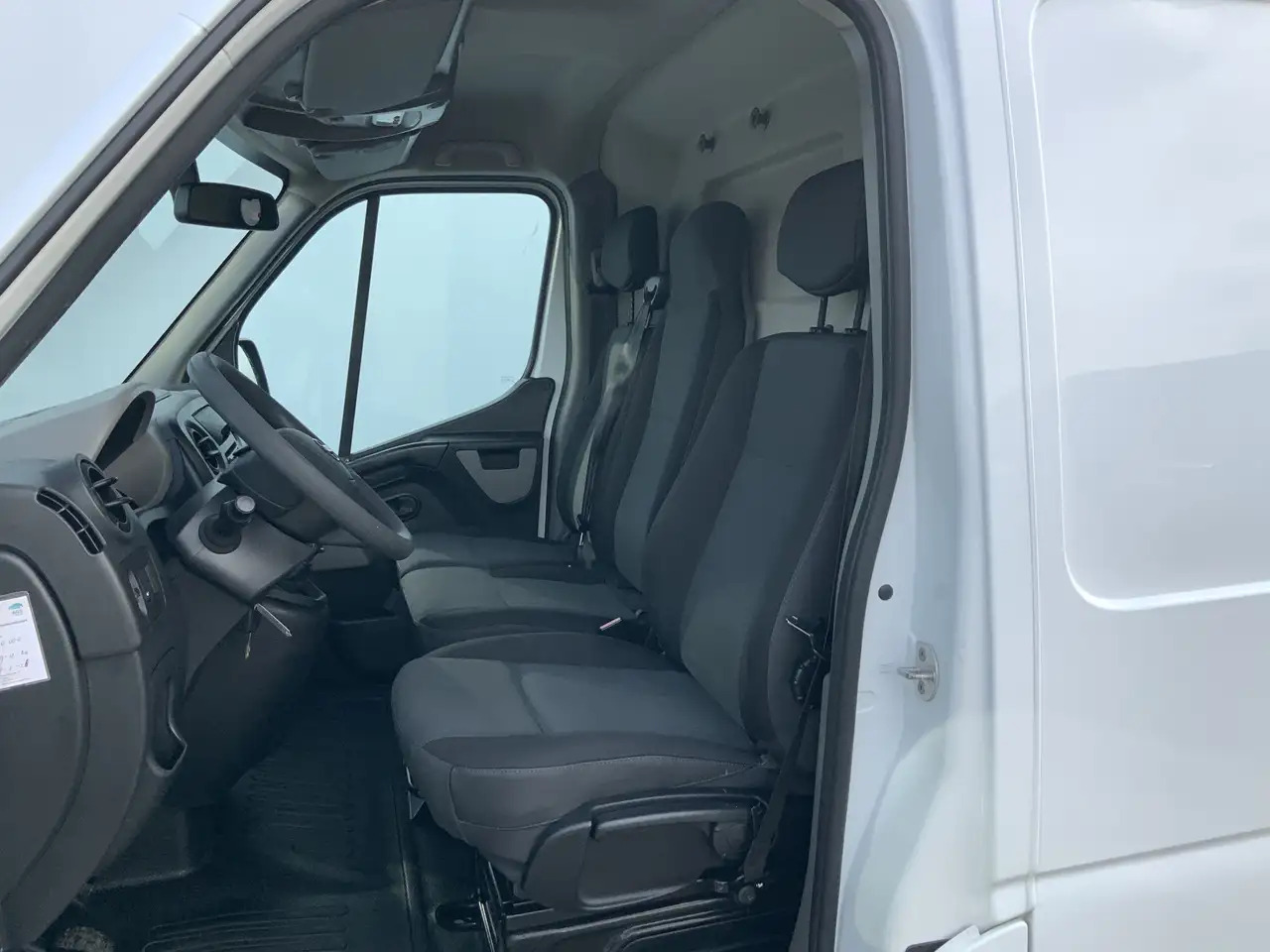 Nissan NV400 2.3 dCi L2H2 Optima L2H2 Airco Cruise Trekhaak 250 - Fourgon utilitaire: photos 5 Nissan NV400 2.3 dCi L2H2 Optima L2H2 Airco Cruise Trekhaak 250 - Fourgon utilitaire: photos 5