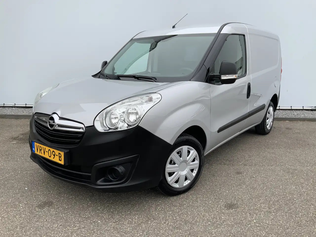 Opel Combo 1.3 CDTi L1H1 Edition Airco Euro 6 - Fourgonnette: photos 1 Opel Combo 1.3 CDTi L1H1 Edition Airco Euro 6 - Fourgonnette: photos 1