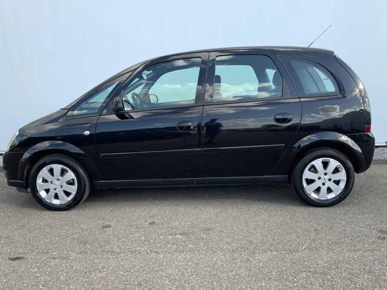 Opel Meriva 1.6-16V Temptation. Airco Alu Velg Trekhaak 1200 k - Voiture à hayon: photos 3 Opel Meriva 1.6-16V Temptation. Airco Alu Velg Trekhaak 1200 k - Voiture à hayon: photos 3