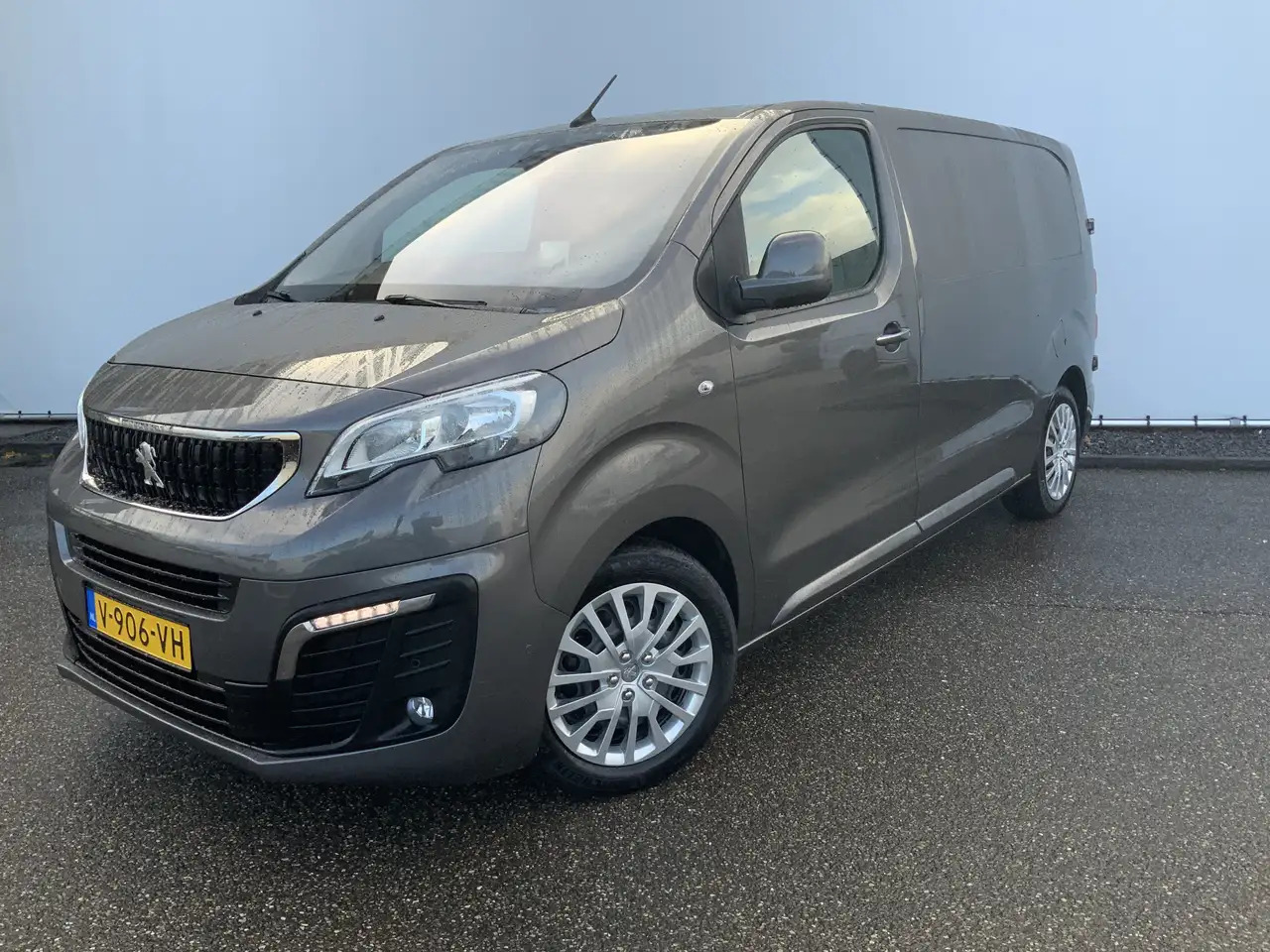 Peugeot Expert 227S 2.0 BlueHDI 180 Premium Pack Automaat Airco C - Fourgon utilitaire: photos 1 Peugeot Expert 227S 2.0 BlueHDI 180 Premium Pack Automaat Airco C - Fourgon utilitaire: photos 1