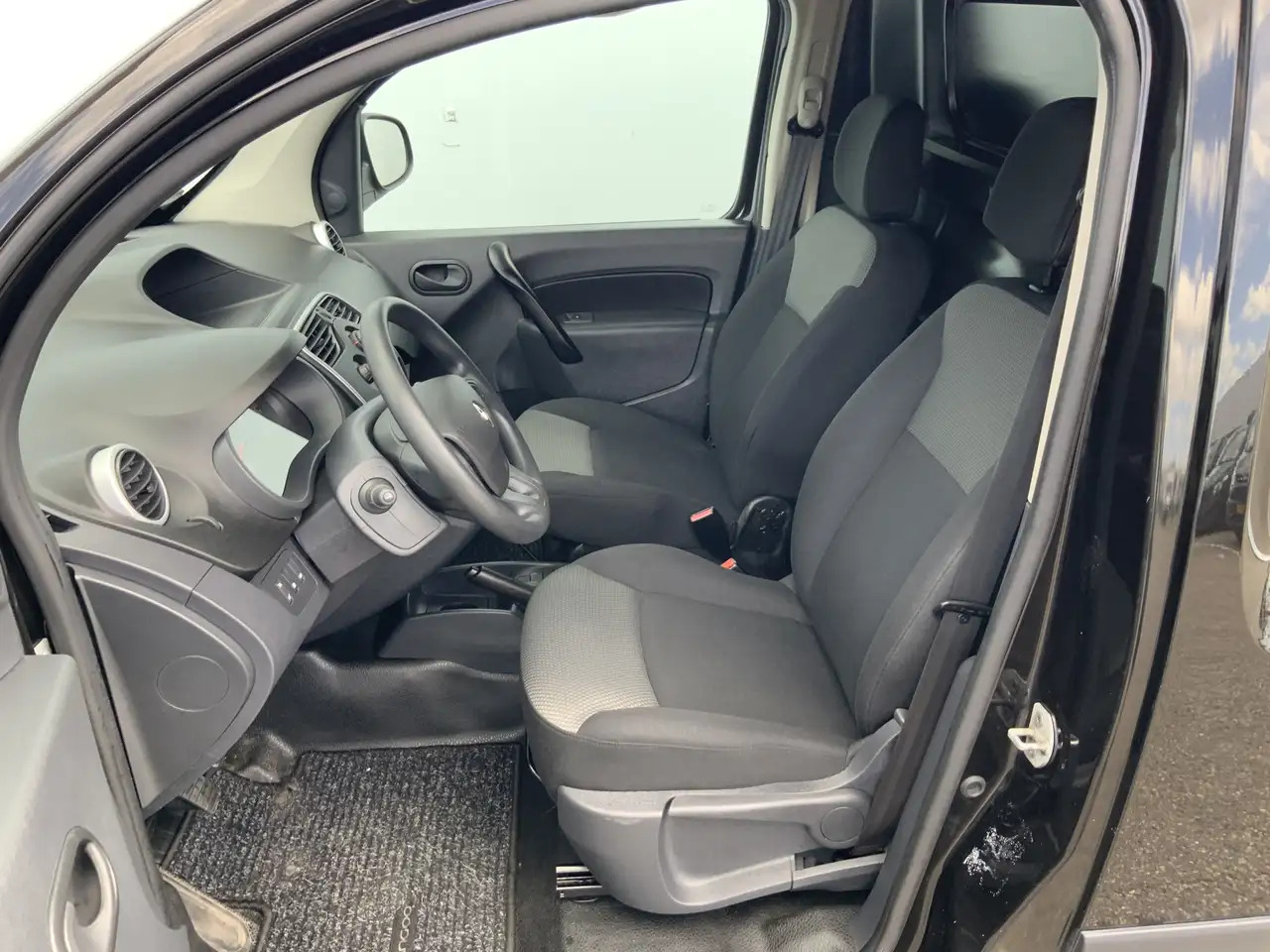 Fourgonnette, Véhicule de voirie/ Spécial Renault Kangoo 1.5 dCi 90 Energy Comfort Plus .Sortimo Kasten Com: photos 8