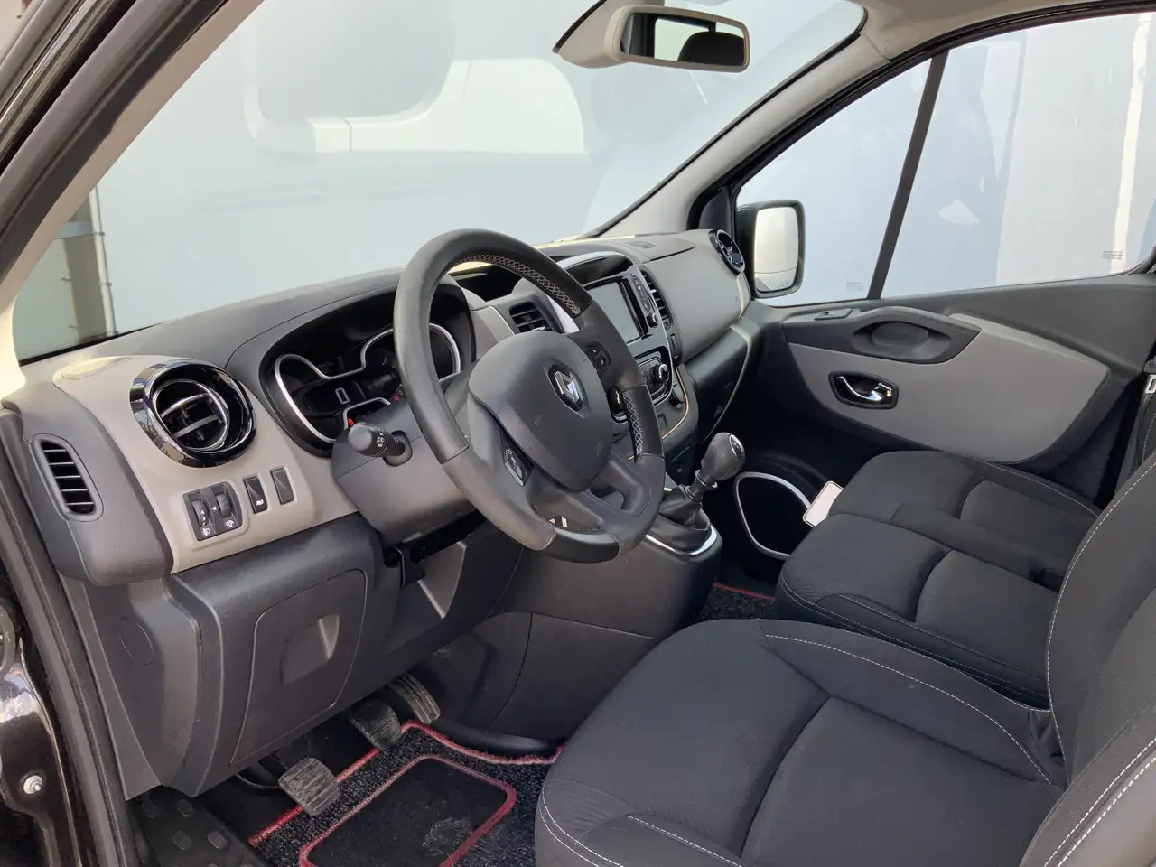 Renault Trafic 1.6 dCi T27 L1H1 Dub Cab Airco Cruise 6 Zits Alu V - Utilitaire double cabine: photos 5 Renault Trafic 1.6 dCi T27 L1H1 Dub Cab Airco Cruise 6 Zits Alu V - Utilitaire double cabine: photos 5