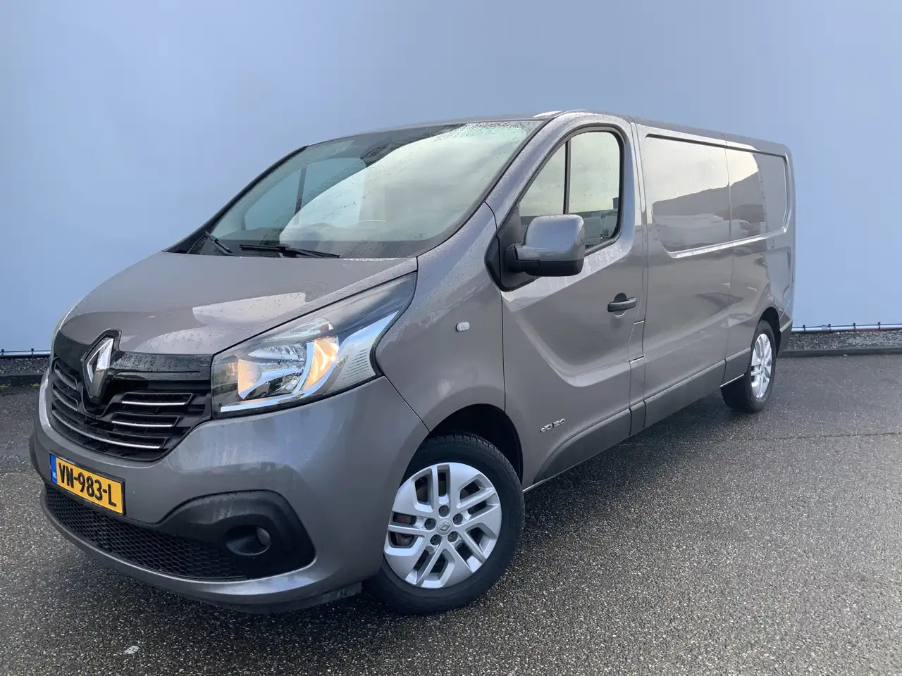 Renault Trafic 1.6 dCi T29 L2H1 DC Comfort Energy Airco Cruise Na - Fourgon utilitaire: photos 1 Renault Trafic 1.6 dCi T29 L2H1 DC Comfort Energy Airco Cruise Na - Fourgon utilitaire: photos 1