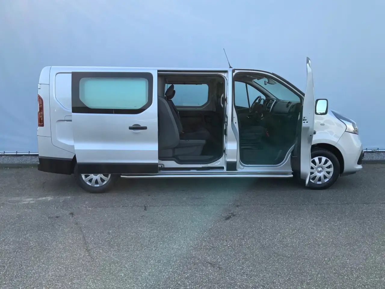 Renault Trafic 1.6 dCi T29 L2H1 Dub Cab Airco Camera Navi Trekhaa - Utilitaire double cabine: photos 5 Renault Trafic 1.6 dCi T29 L2H1 Dub Cab Airco Camera Navi Trekhaa - Utilitaire double cabine: photos 5