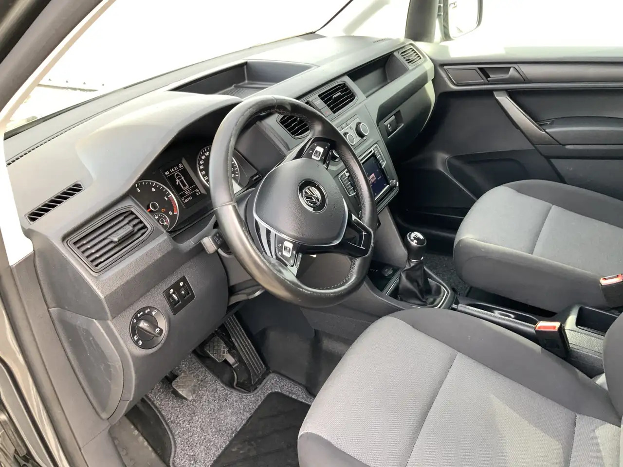 Volkswagen Caddy 2.0 TDI L2H1 BMT Maxi Exclusive Edtion Airco Navi - Fourgon utilitaire: photos 5 Volkswagen Caddy 2.0 TDI L2H1 BMT Maxi Exclusive Edtion Airco Navi - Fourgon utilitaire: photos 5