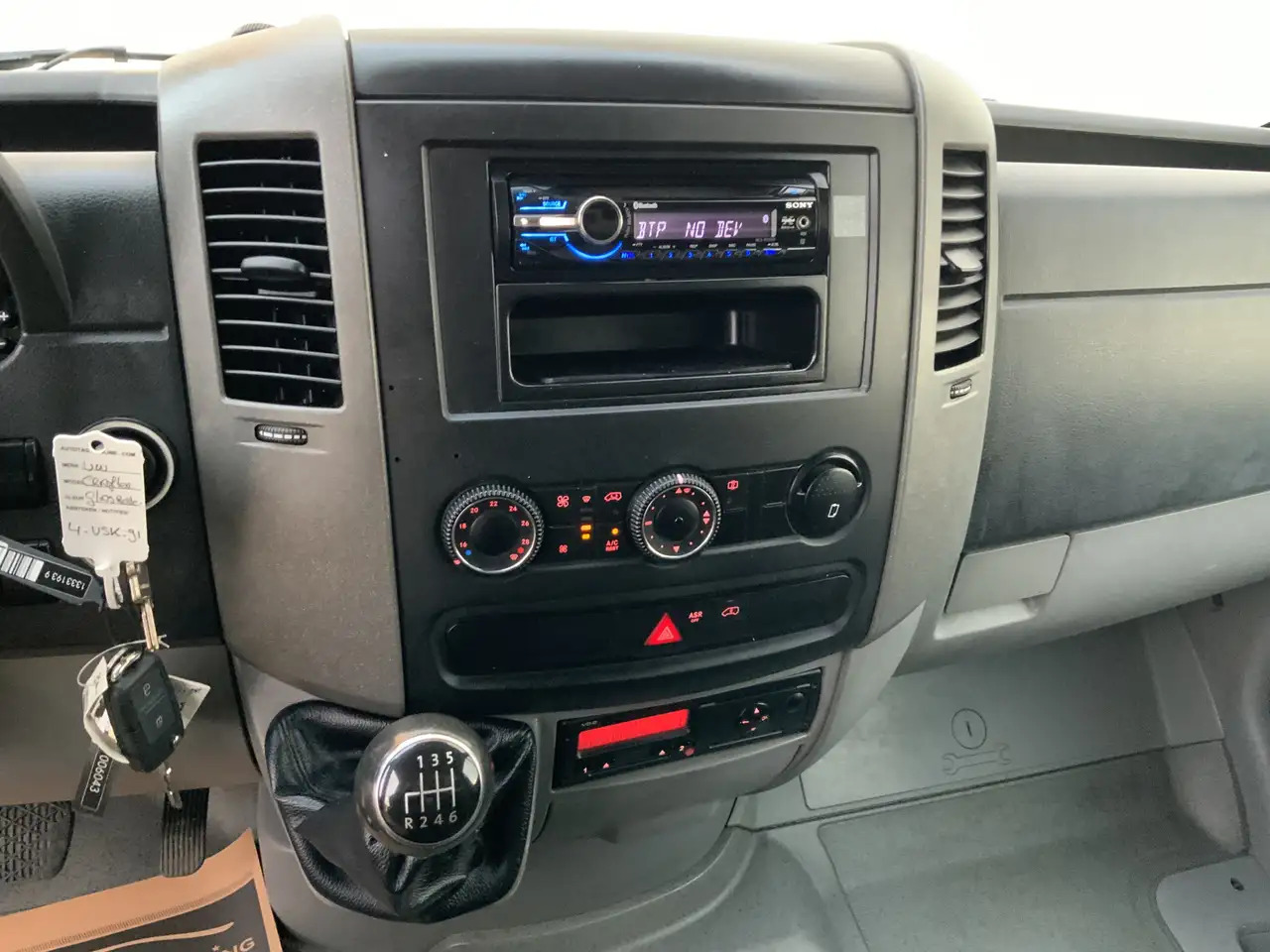 Volkswagen Crafter 35 2.0 TDI L3H1 Glasresteel Airco Cruise 3 Zits UI - Fourgon, Véhicule de voirie/ Spécial: photos 5 Volkswagen Crafter 35 2.0 TDI L3H1 Glasresteel Airco Cruise 3 Zits UI - Fourgon, Véhicule de voirie/ Spécial: photos 5