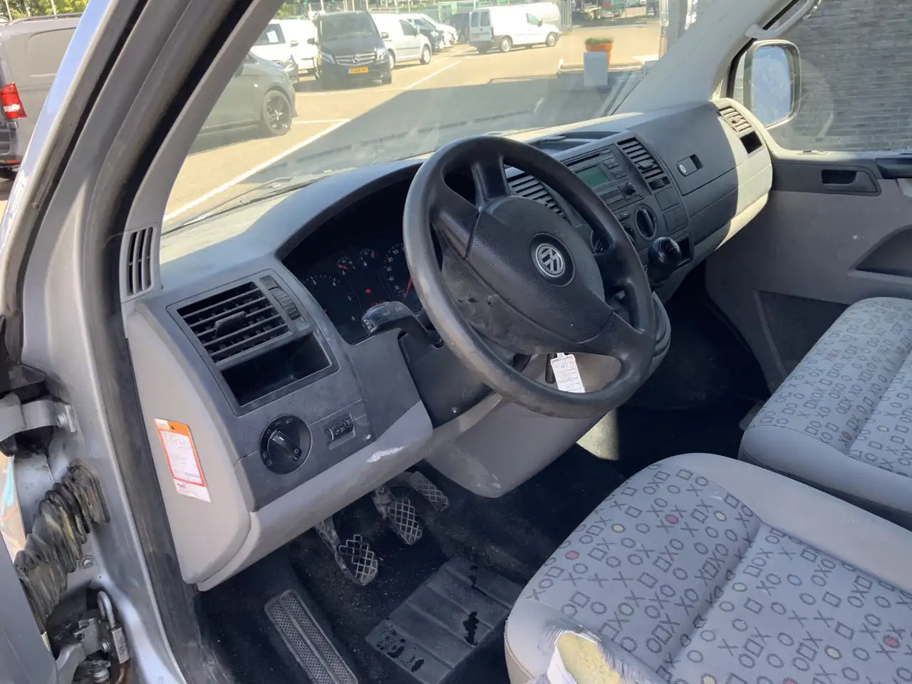 Volkswagen T5 Transporter 1.9 TDI 340 MHD (Versnellingsbak Defekt !!)Airco 3 - Fourgon utilitaire: photos 3 Volkswagen T5 Transporter 1.9 TDI 340 MHD (Versnellingsbak Defekt !!)Airco 3 - Fourgon utilitaire: photos 3