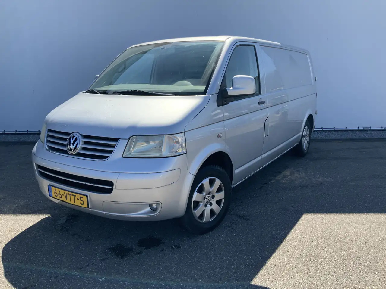 Volkswagen T5 Transporter 1.9 TDI 340 MHD (Versnellingsbak Defekt !!)Airco 3 - Fourgon utilitaire: photos 1 Volkswagen T5 Transporter 1.9 TDI 340 MHD (Versnellingsbak Defekt !!)Airco 3 - Fourgon utilitaire: photos 1