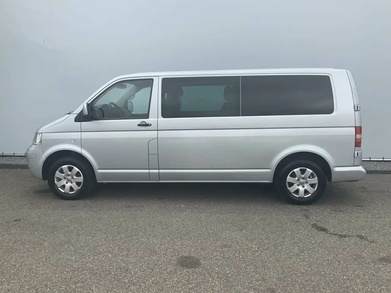 Volkswagen T5 Transporter 2.5 TDI 340 Automaat Trendline Dub Cab 5 Zits Leer - Utilitaire double cabine: photos 3 Volkswagen T5 Transporter 2.5 TDI 340 Automaat Trendline Dub Cab 5 Zits Leer - Utilitaire double cabine: photos 3