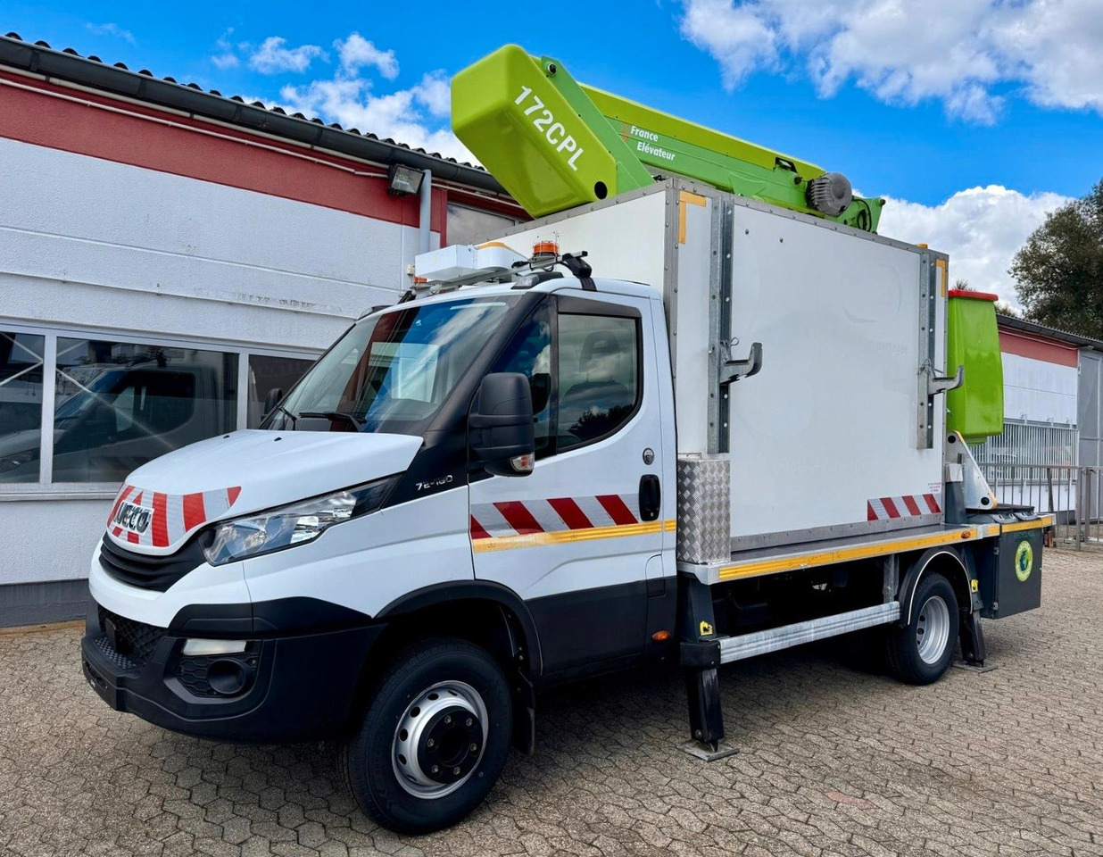 Iveco 70C18 Hubarbeitsbühne France Elevateur 172 CPL - Camion avec nacelle: photos 1 Iveco 70C18 Hubarbeitsbühne France Elevateur 172 CPL - Camion avec nacelle: photos 1