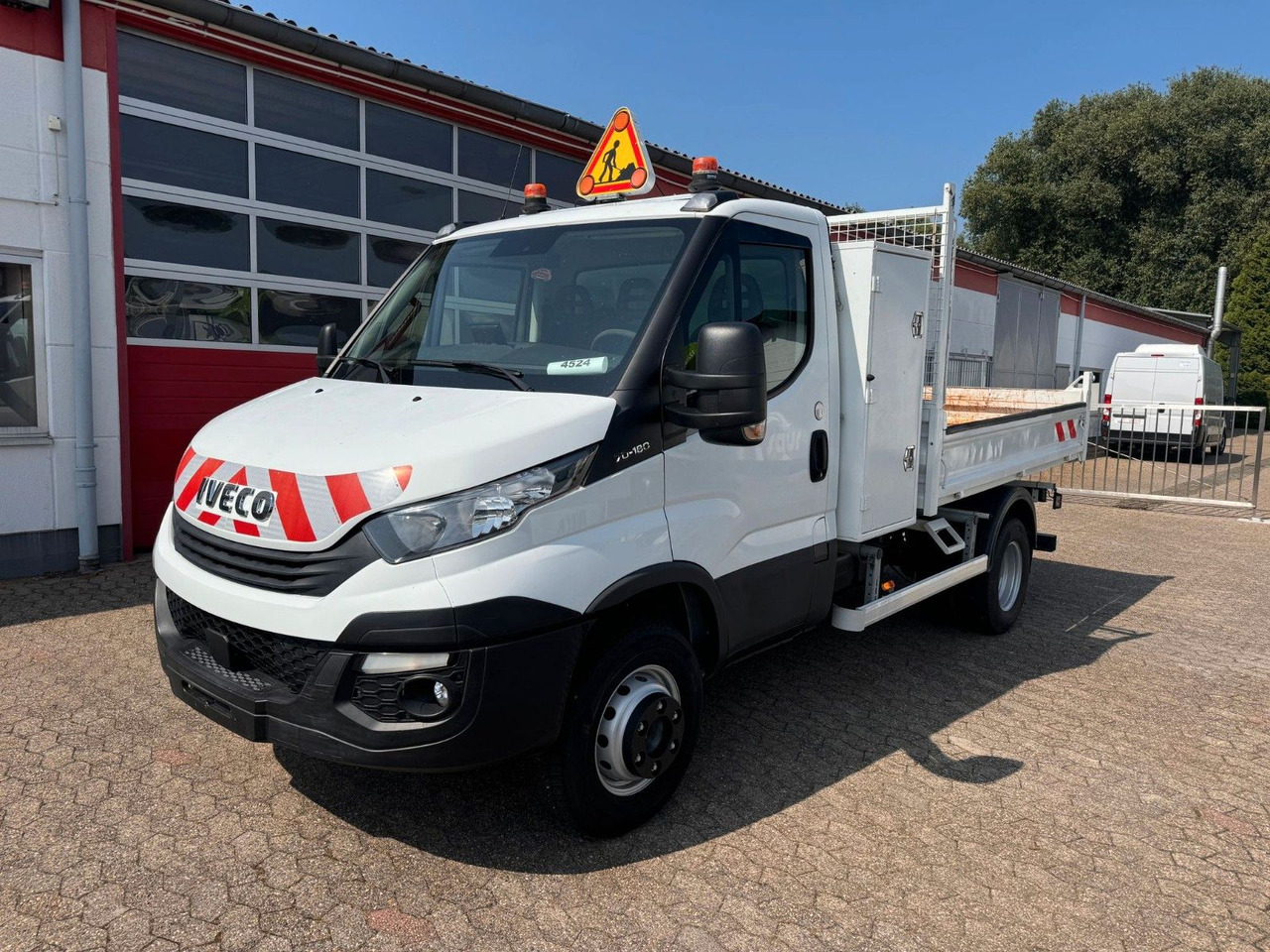 Iveco 70C18 Kipper 3625 kg Nutzlast! Klima EURO 6C - Véhicule utilitaire benne: photos 1 Iveco 70C18 Kipper 3625 kg Nutzlast! Klima EURO 6C - Véhicule utilitaire benne: photos 1