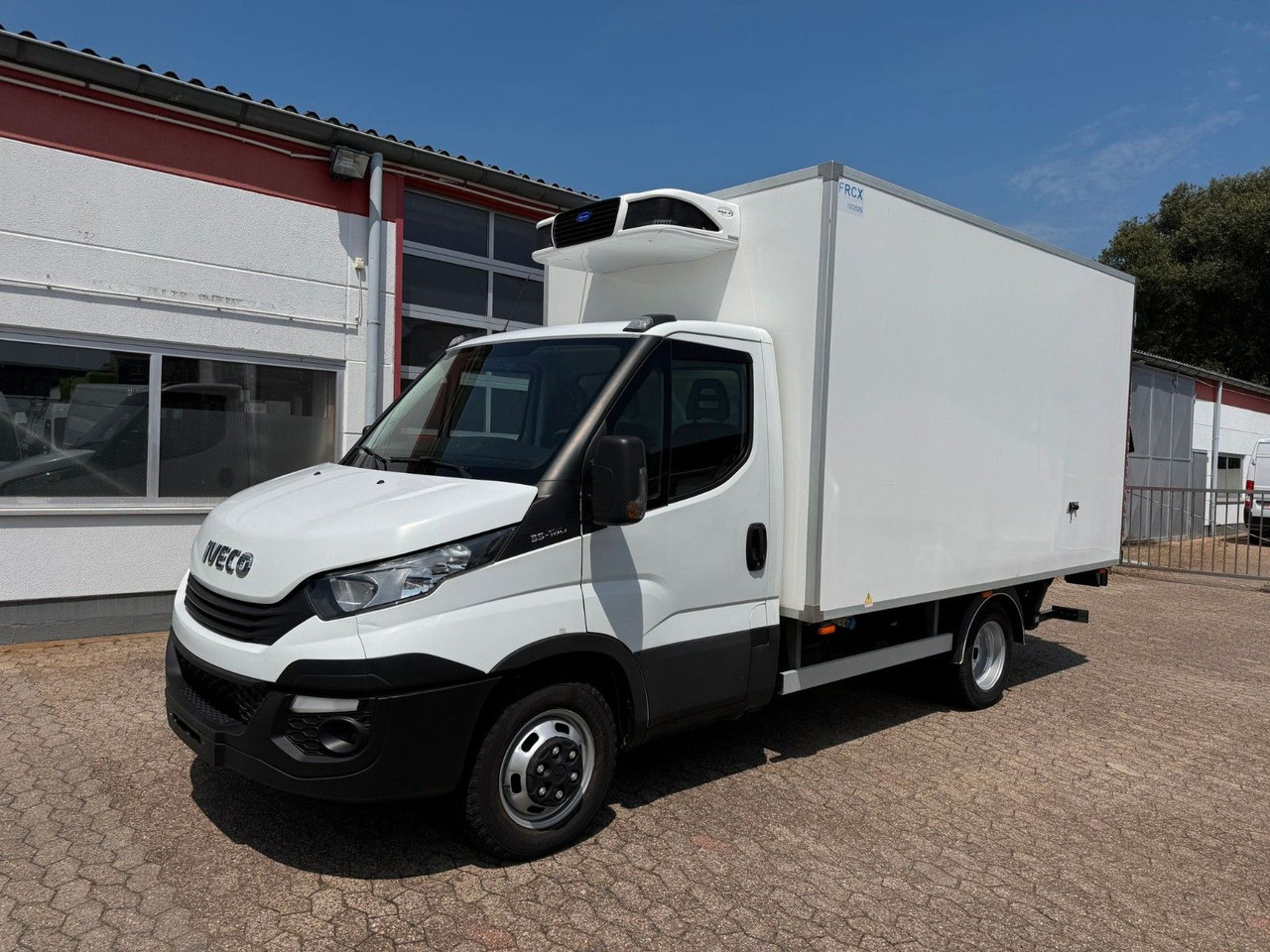 Iveco Daily 35C16 Tiefkühlkoffer Carrier Pulsor350 LWB - Véhicule utilitaire frigorifique: photos 1 Iveco Daily 35C16 Tiefkühlkoffer Carrier Pulsor350 LWB - Véhicule utilitaire frigorifique: photos 1