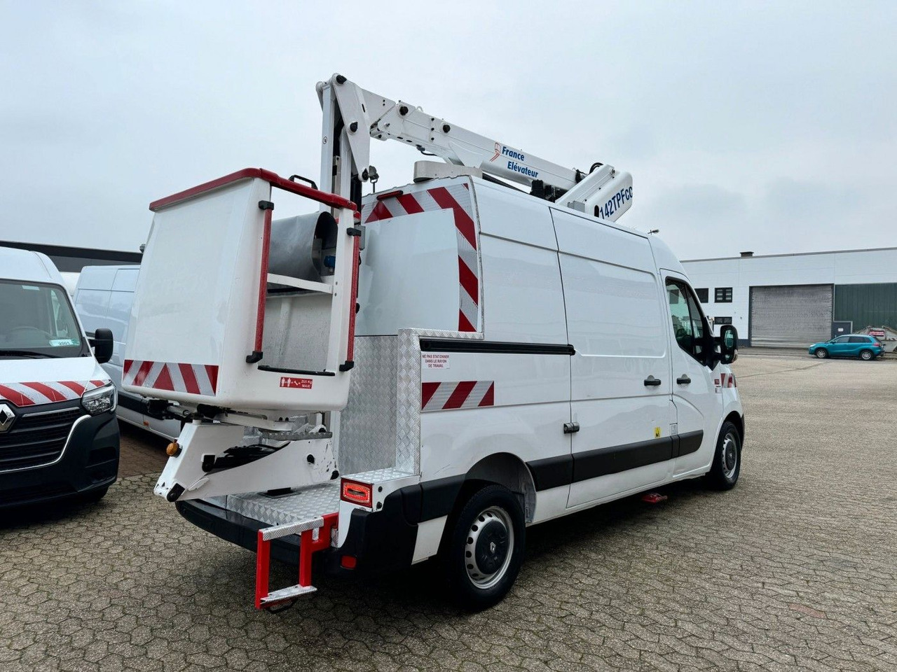 Renault Master Steiger France Elévateur 142 TPFcc - Camion avec nacelle: photos 4 Renault Master Steiger France Elévateur 142 TPFcc - Camion avec nacelle: photos 4
