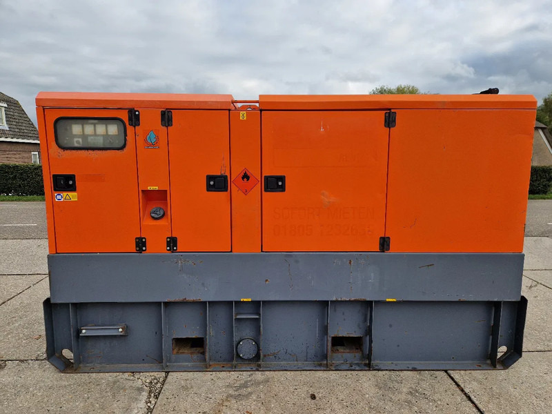Atlas-Copco QAS150 met Leroy Somer generator - Groupe électrogène: photos 1 Atlas-Copco QAS150 met Leroy Somer generator - Groupe électrogène: photos 1