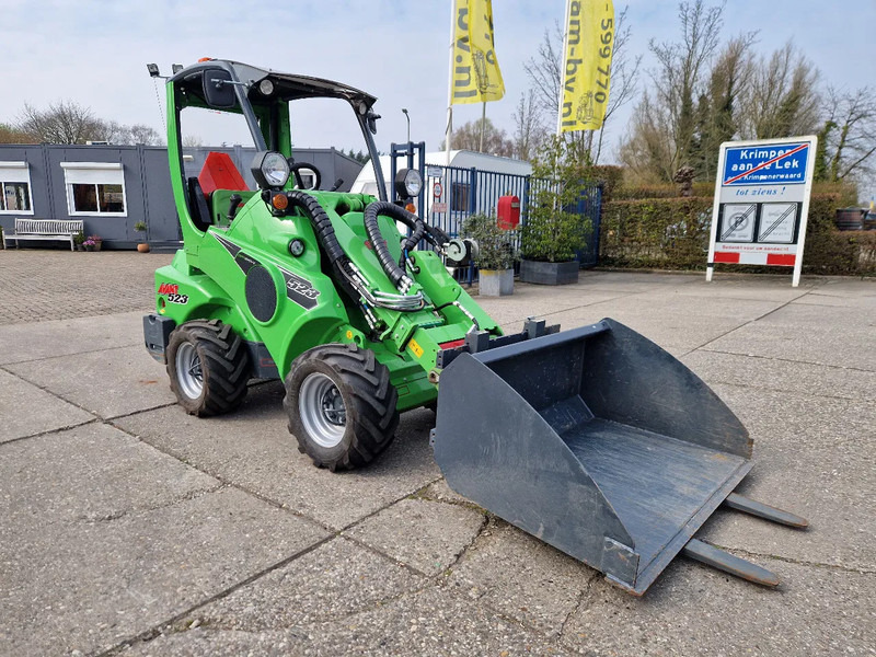 Avant M523 met 317 uur, in nieuwstaat!! - Chargeuse compacte sur chenilles: photos 2 Avant M523 met 317 uur, in nieuwstaat!! - Chargeuse compacte sur chenilles: photos 2