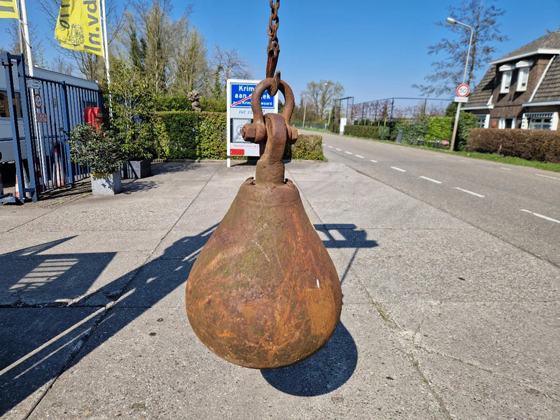 Diversen stalen sloopkogels / beulen - Cisaille de démolition pour Engins de chantier: photos 5 Diversen stalen sloopkogels / beulen - Cisaille de démolition pour Engins de chantier: photos 5