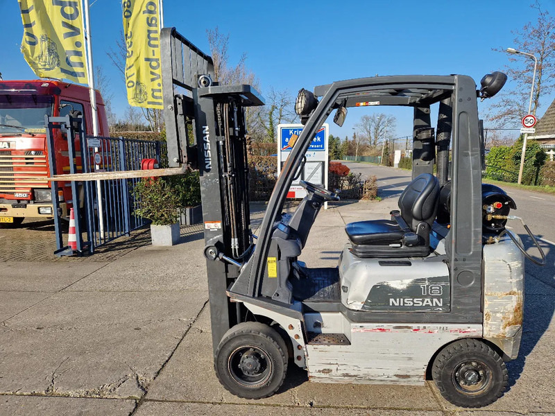 Nissan 1.8 ton LPG triplomast - Chariot élévateur à gaz: photos 1 Nissan 1.8 ton LPG triplomast - Chariot élévateur à gaz: photos 1