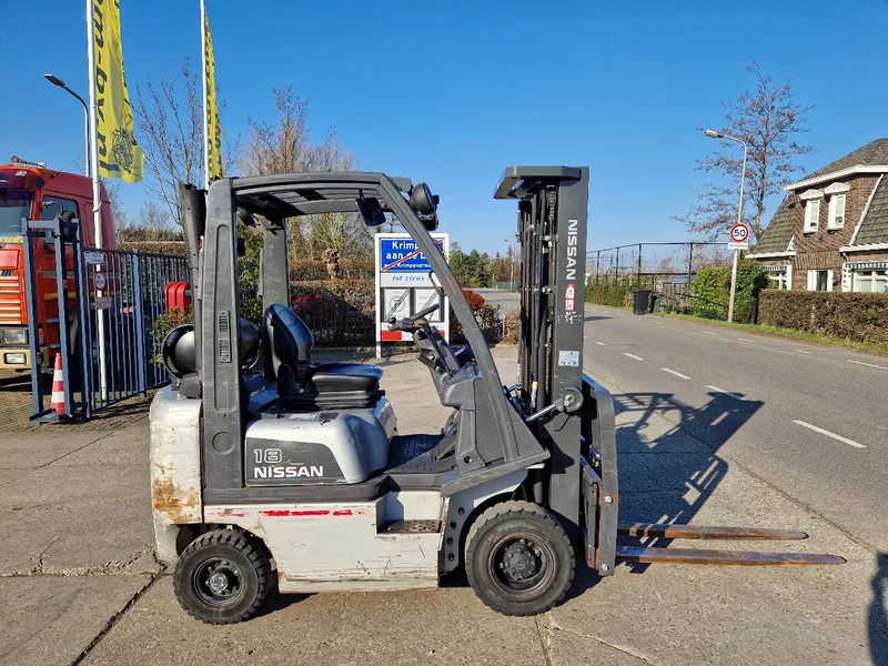 Nissan 1.8 ton LPG triplomast - Chariot élévateur à gaz: photos 2 Nissan 1.8 ton LPG triplomast - Chariot élévateur à gaz: photos 2