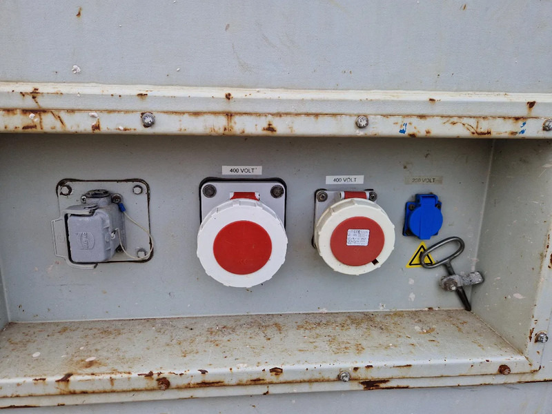 Onbekend geluidgedempt aggregaat met Stamford generator 72.5 kVA - Groupe électrogène: photos 5 Onbekend geluidgedempt aggregaat met Stamford generator 72.5 kVA - Groupe électrogène: photos 5