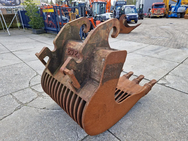 Onbekend puinbak CW55S met zeer nette tanden - Godet pour Engins de chantier: photos 3 Onbekend puinbak CW55S met zeer nette tanden - Godet pour Engins de chantier: photos 3