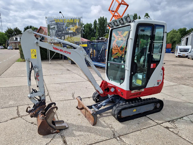 Takeuchi TB216 met 2089 uur - Mini pelle: photos 1 Takeuchi TB216 met 2089 uur - Mini pelle: photos 1