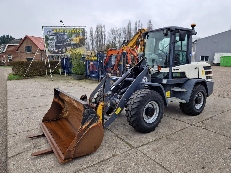 Terex TL80 met 1704 uur - Chargeuse sur pneus: photos 1 Terex TL80 met 1704 uur - Chargeuse sur pneus: photos 1