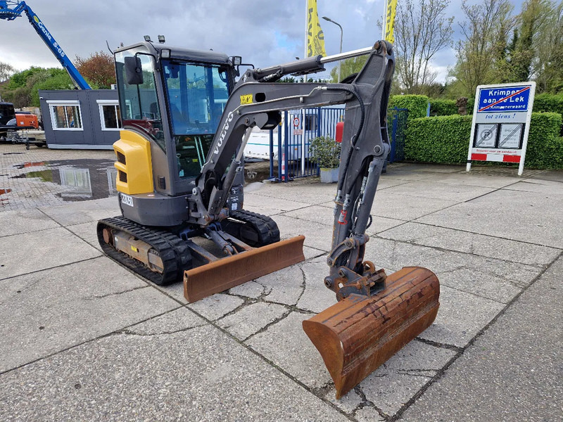 Volvo ECR25D met 2562 uur - Mini pelle: photos 2 Volvo ECR25D met 2562 uur - Mini pelle: photos 2