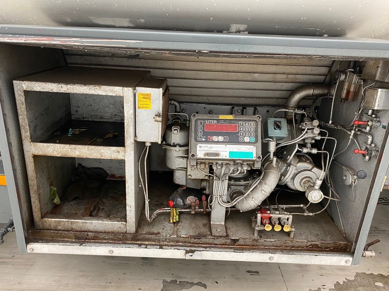 DAF 45.160 ATi - Camion citerne: photos 4 DAF 45.160 ATi - Camion citerne: photos 4