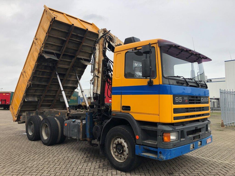 DAF 95.350 ATi - 6x4* - Camion benne, Camion grue: photos 3 DAF 95.350 ATi - 6x4* - Camion benne, Camion grue: photos 3
