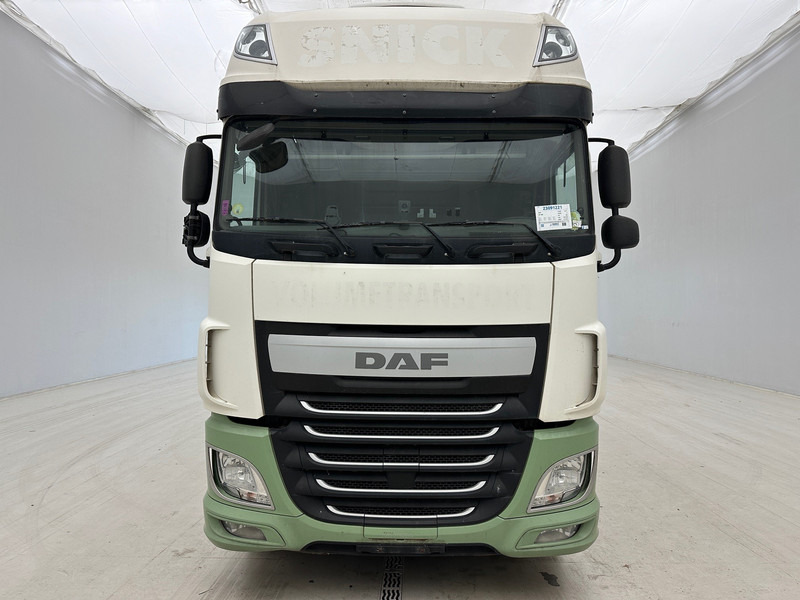 DAF XF 460 Super Space Cab - Camion à rideaux coulissants: photos 2 DAF XF 460 Super Space Cab - Camion à rideaux coulissants: photos 2