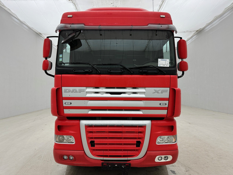 DAF XF105.410 Space Cab* - Camion ampliroll: photos 2 DAF XF105.410 Space Cab* - Camion ampliroll: photos 2